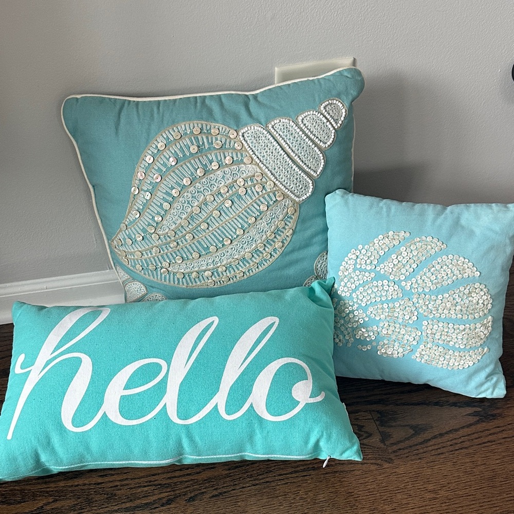 Aqua Decorative Pillow Set with Shell and Hello design
